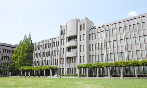 帝塚山学院高校の校舎