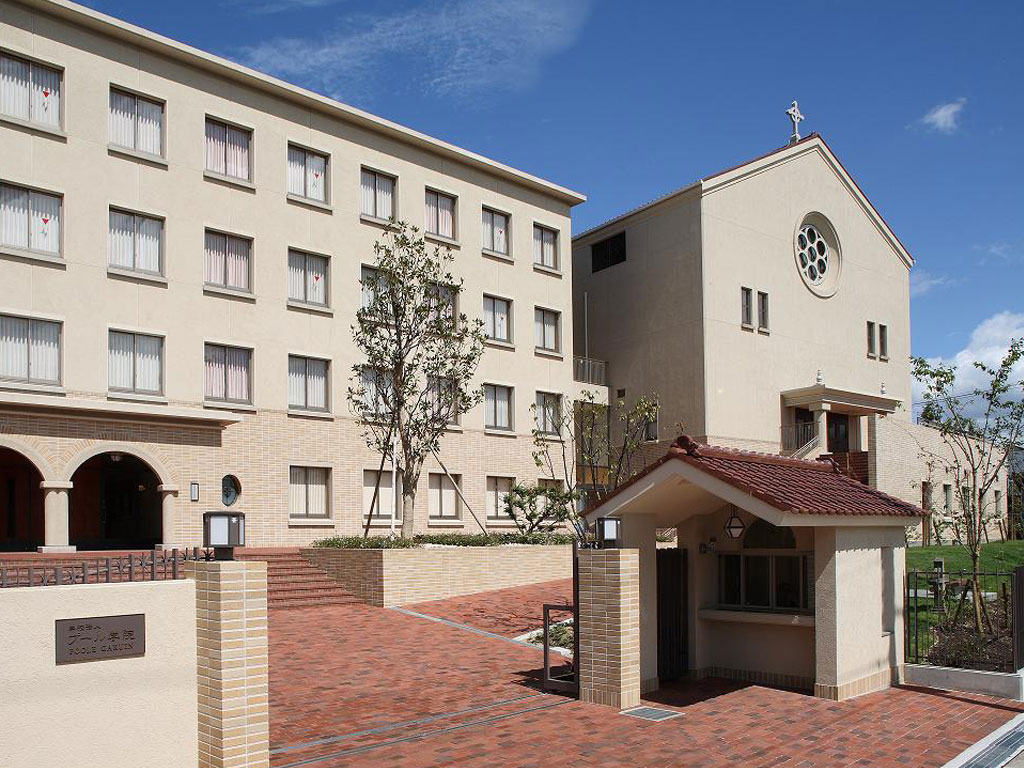 プール学院高校の校舎