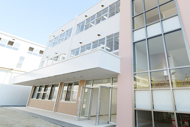 堺リベラル高校の校舎