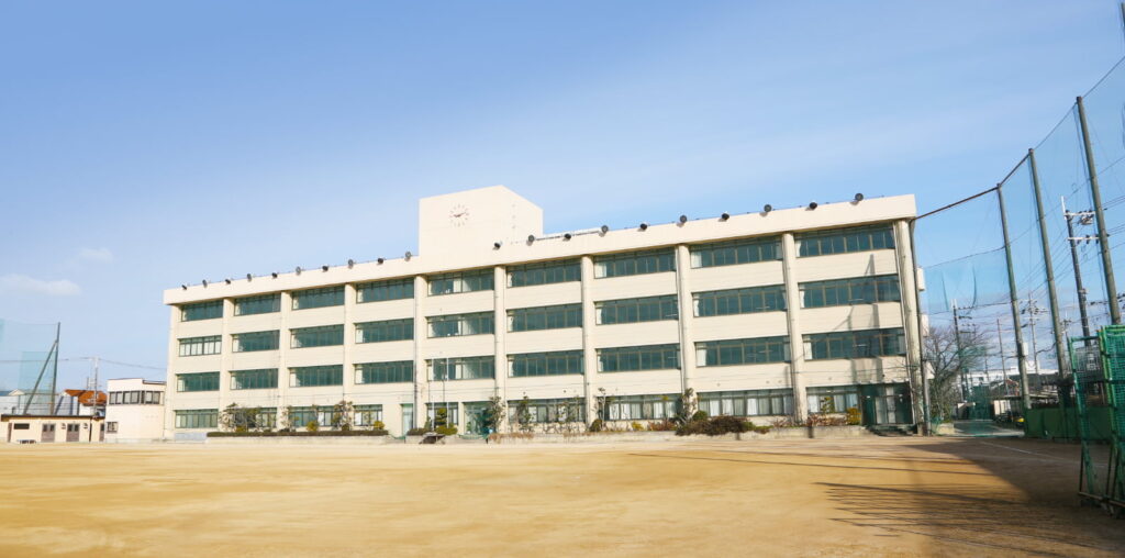 金光八尾高校の校舎