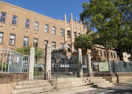 四條畷学園高校の校舎