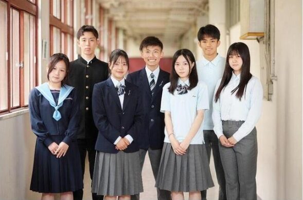 泉陽高校の制服